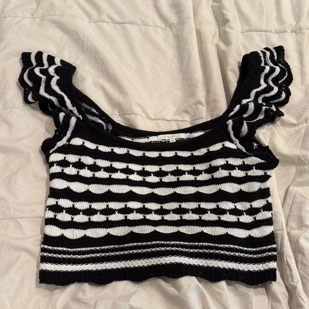 Z Supply Noella Black and White Patterned Crop Top - Picture 1 of 3
